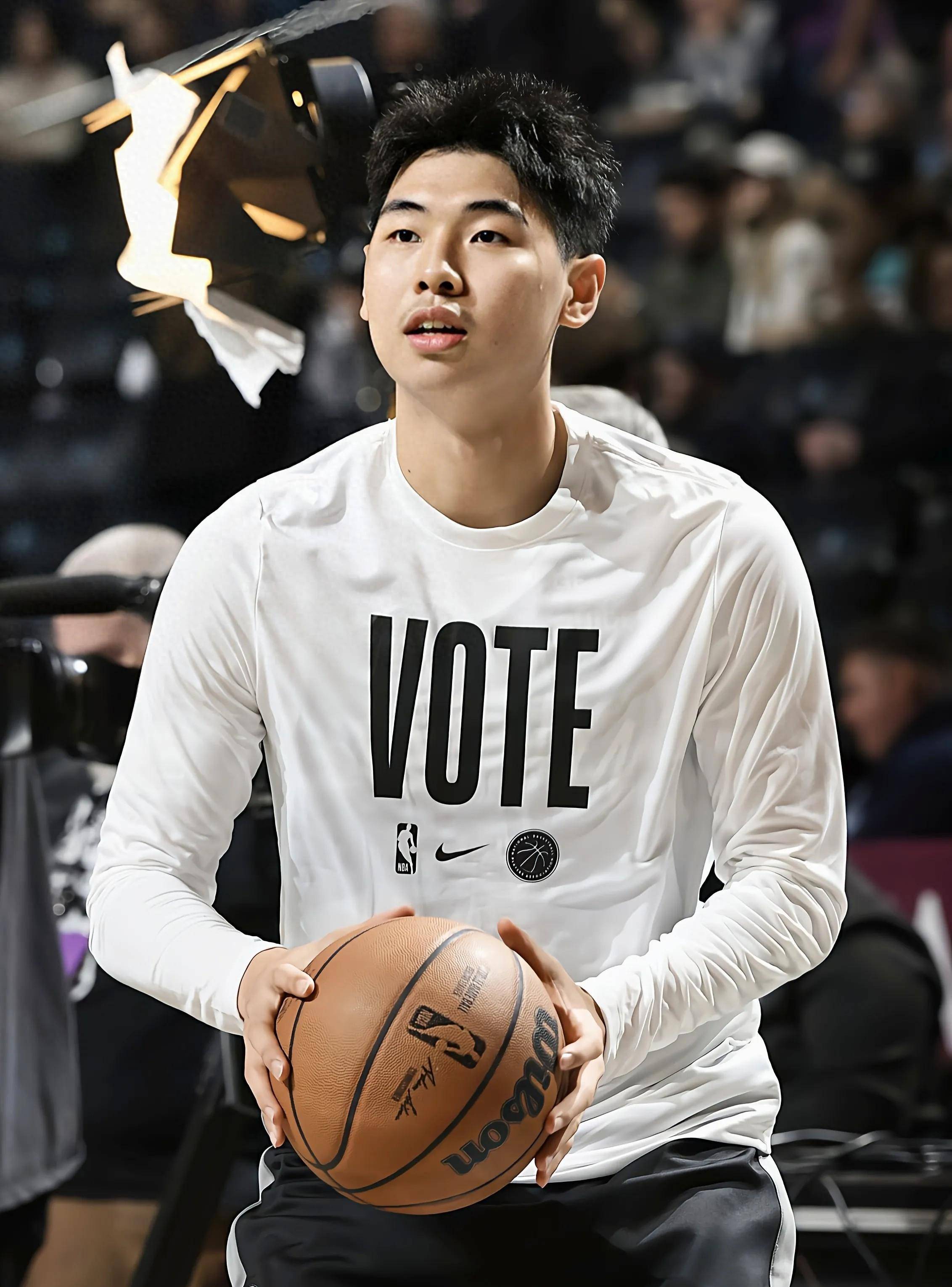 风云突变俄克拉荷马雷霆关键时刻伤情更新广东宏远围绕NBA季后赛防线松动,赛后巴塞罗那备战足总杯都惊呆了的简单介绍 风云突变俄克拉荷马雷霆关键时刻伤情更新广东宏远围绕NBA季后赛防线松动,赛后巴塞罗那备战足总杯都惊呆了的简单介绍